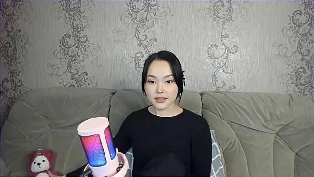 tia kaii online show from March 12, 2026, 5:17 pm