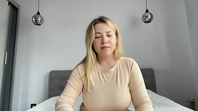 alyrasun online show from June 21, 2026, 9:37 am