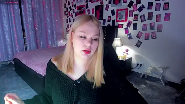 AmeliaMerris online show from April 7, 2026, 8:32 pm