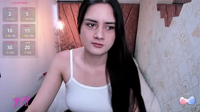 Snapshot of Zoe__Taylor__ chatting on May 18, 2026, 11:48 am Zoe Taylor online show from May 18, 2026, 11:48 am