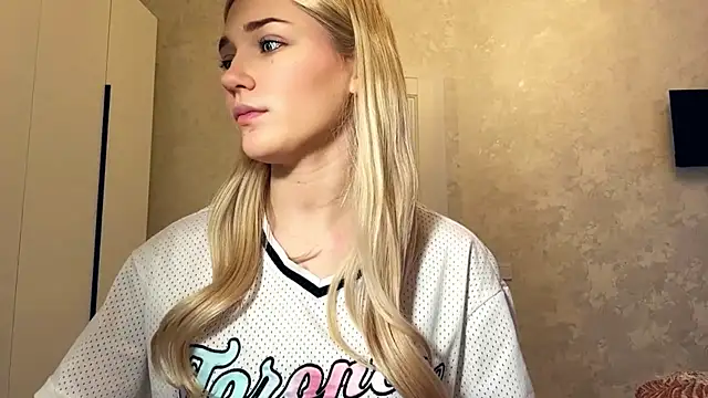 Barbie Steph online show from March 22, 2026, 1:23 pm