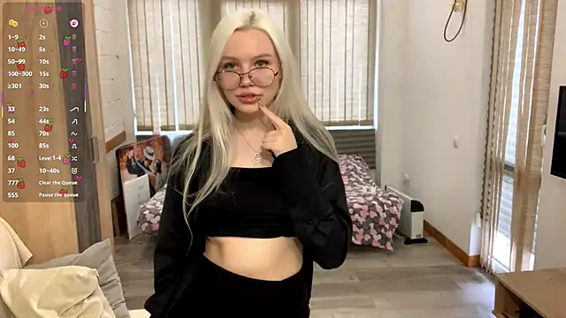 Sweet Ria online show from May 3, 2026, 12:53 pm