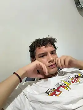 Snapshot of renato_renato chatting on March 9, 2026, 12:30 pm renato renato online show from March 9, 2026, 12:30 pm