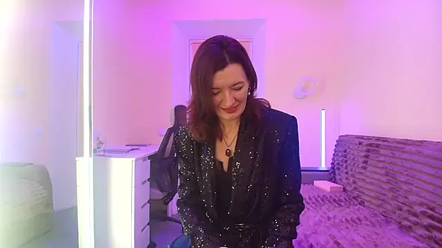 Bonnie Naughtyy online show from May 17, 2026, 4:07 pm