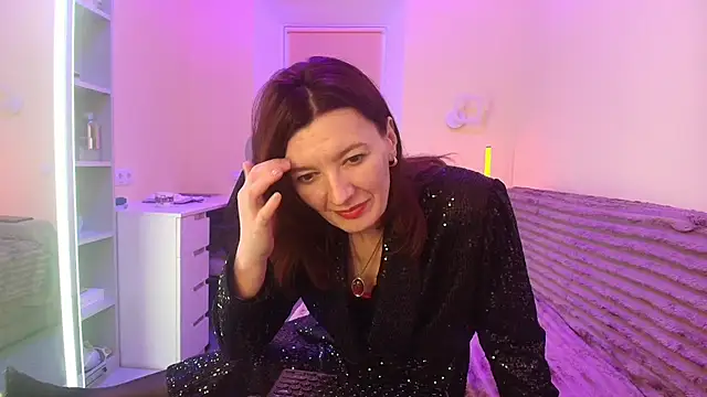 Bonnie Naughtyy online show from May 18, 2026, 4:23 pm