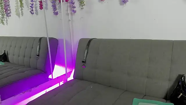 Petite Artemis online show from March 28, 2026, 1:39 am