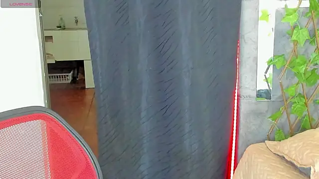 tatianasquirthot online show from April 21, 2026, 1:42 am