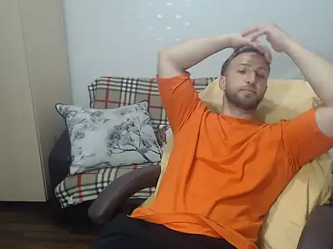 BlondEagleMuscle online show from June 10, 2026, 7:37 pm