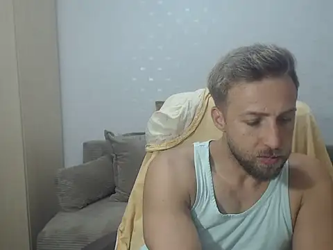 Snapshot of BlondEagleMuscle chatting on August 1, 2026, 7:23 pm BlondEagleMuscle online show from August 1, 2026, 7:23 pm