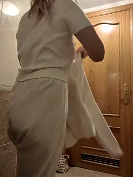 Snapshot of ManuelaX chatting on February 5, 2026, 8:26 pm ManuelaX online show from February 5, 2026, 8:26 pm