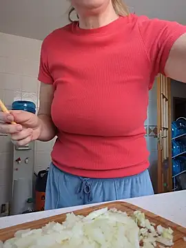 Snapshot of ManuelaX chatting on February 21, 2026, 12:18 pm ManuelaX online show from February 21, 2026, 12:18 pm