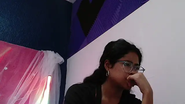 katnay29 online show from April 2, 2026, 8:04 pm