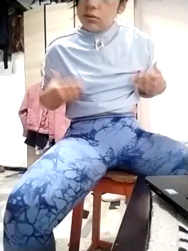Marianaxc online show from May 4, 2026, 4:21 pm