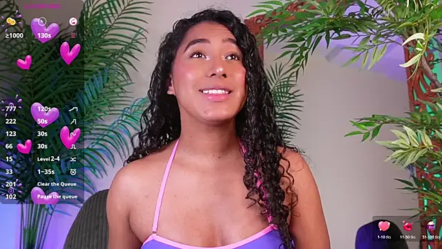 SoyJuliana 19 online show from May 30, 2026, 12:11 pm