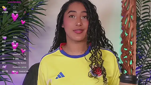 SoyJuliana 19 online show from June 27, 2026, 2:01 pm