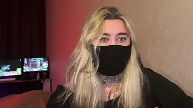 Xtoni  online show from March 7, 2026, 8:36 pm