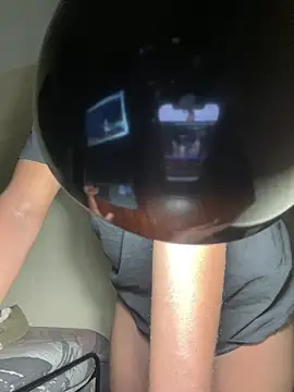 Essence66 online show from March 8, 2026, 1:22 am