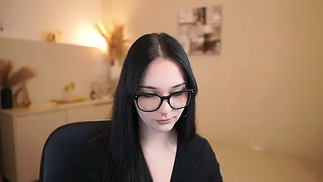 Ellediane18 online show from March 14, 2026, 1:28 pm