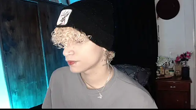 Snapshot of Lucke_Ccollins chatting on April 1, 2026, 12:24 am Lucke Ccollins online show from April 1, 2026, 12:24 am