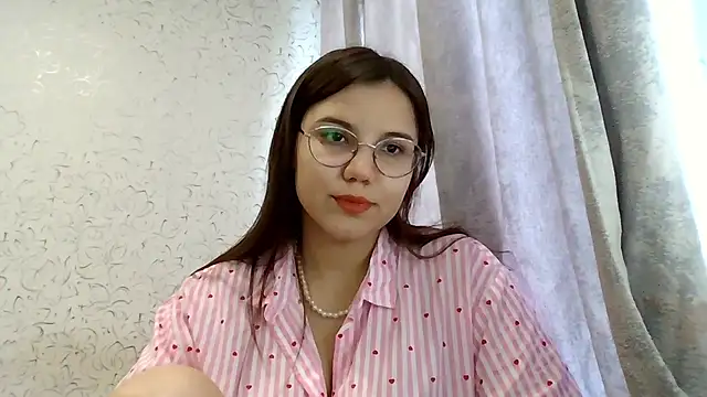 Aurora Breeze online show from August 3, 2026, 8:00 am