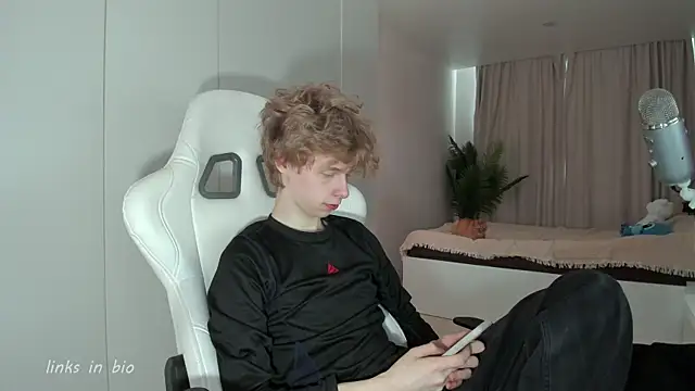 Wawesuc online show from April 11, 2026, 8:51 am