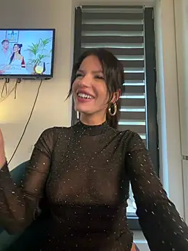 Snapshot of RaniaSnow chatting on May 13, 2026, 3:41 pm RaniaSnow online show from May 13, 2026, 3:41 pm