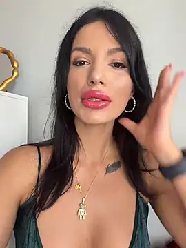 RaniaSnow online show from June 17, 2026, 8:03 am