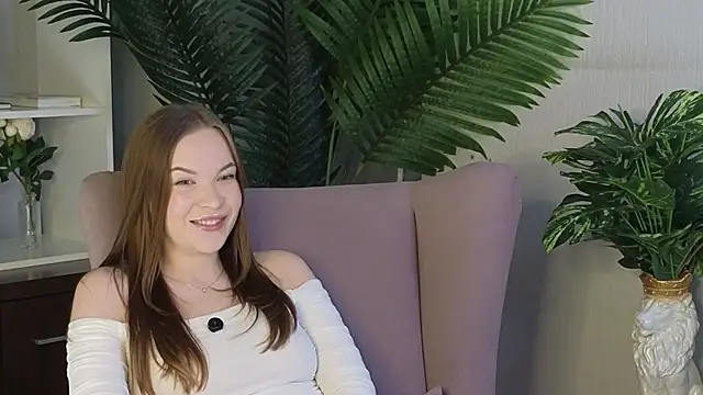 Snapshot of YvonneStrause chatting on March 8, 2026, 12:52 pm YvonneStrause online show from March 8, 2026, 12:52 pm