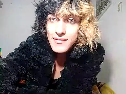 MakiMorningstar online show from May 1, 2026, 10:37 pm