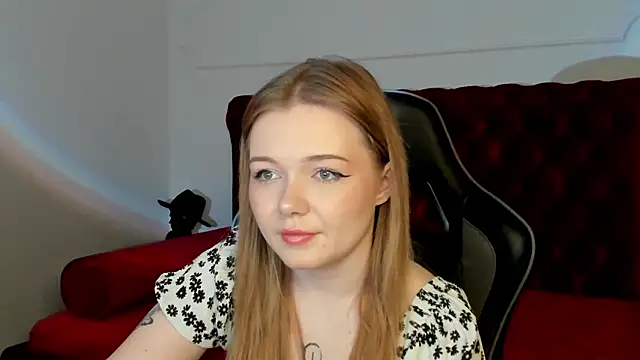 Snapshot of ElinaVale chatting on May 4, 2026, 5:16 pm ElinaVale online show from May 4, 2026, 5:16 pm