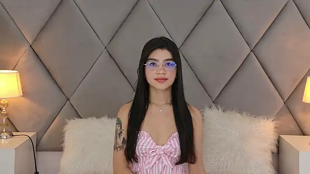 OliviaDiaz online show from May 8, 2026, 8:23 pm