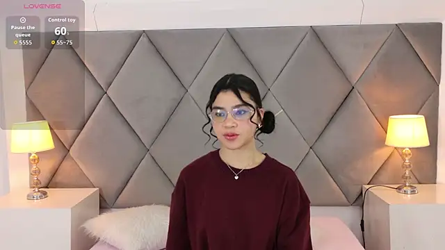 OliviaDiaz online show from March 30, 2026, 8:10 pm