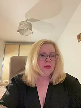 JanieLight53 online show from July 13, 2026, 7:24 pm