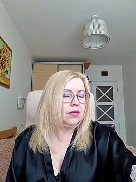 JanieLight53 online show from April 22, 2026, 1:18 pm