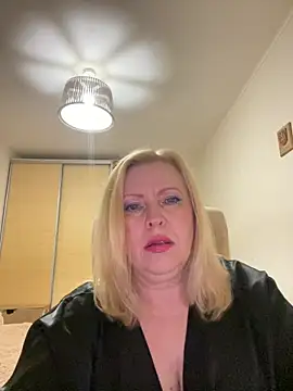 JanieLight53 online show from July 8, 2026, 9:04 pm