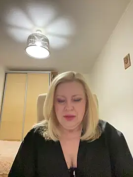 JanieLight53 online show from July 17, 2026, 8:39 pm