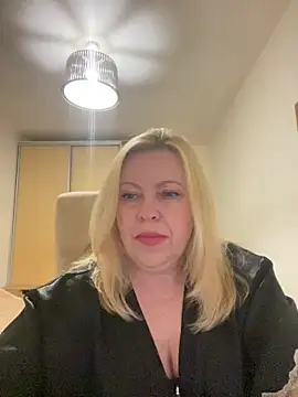 JanieLight53 online show from July 2, 2026, 9:32 pm