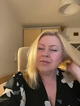 JanieLight53 online show from June 24, 2026, 6:28 pm