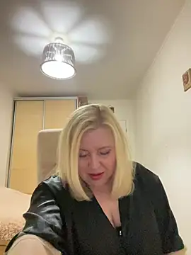 JanieLight53 online show from July 16, 2026, 8:17 pm