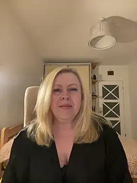 JanieLight53 online show from June 29, 2026, 8:52 pm