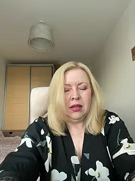 JanieLight53 online show from July 6, 2026, 5:04 pm