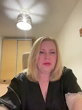 JanieLight53 online show from July 7, 2026, 8:56 pm