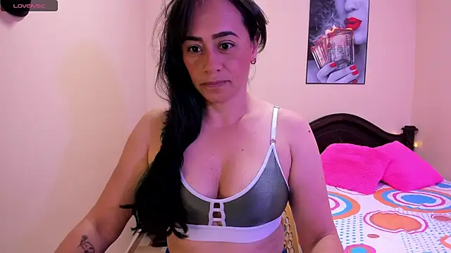 sara florez12 online show from May 20, 2026, 11:07 am