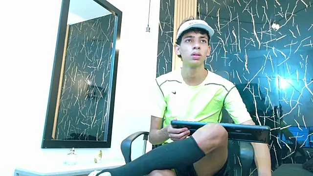 ValeriHot 1 online show from August 4, 2026, 3:00 am