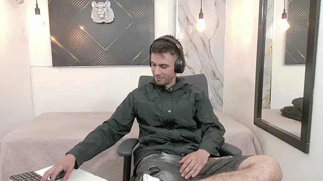 Snapshot of KingOfTemptation chatting on May 24, 2026, 3:06 am KingOfTemptation online show from May 24, 2026, 3:06 am