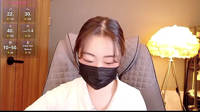 Berry Chuu online show from March 19, 2026, 5:13 pm