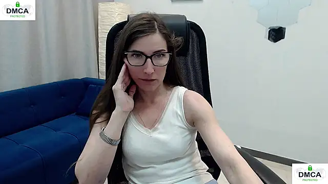 eva lady online show from May 17, 2026, 8:58 am