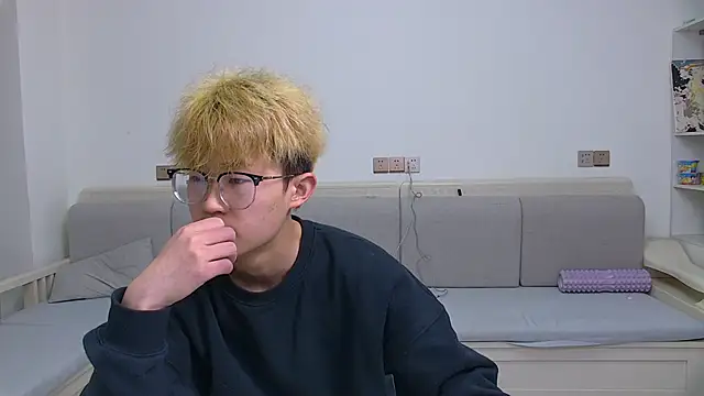 Chili-001 online show from March 18, 2026, 10:40 am