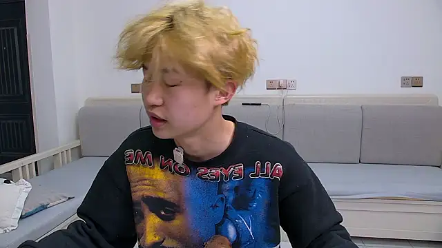 Chili-001 online show from March 11, 2026, 10:20 am