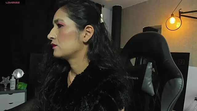 Vicky Angeel online show from July 17, 2026, 1:03 am